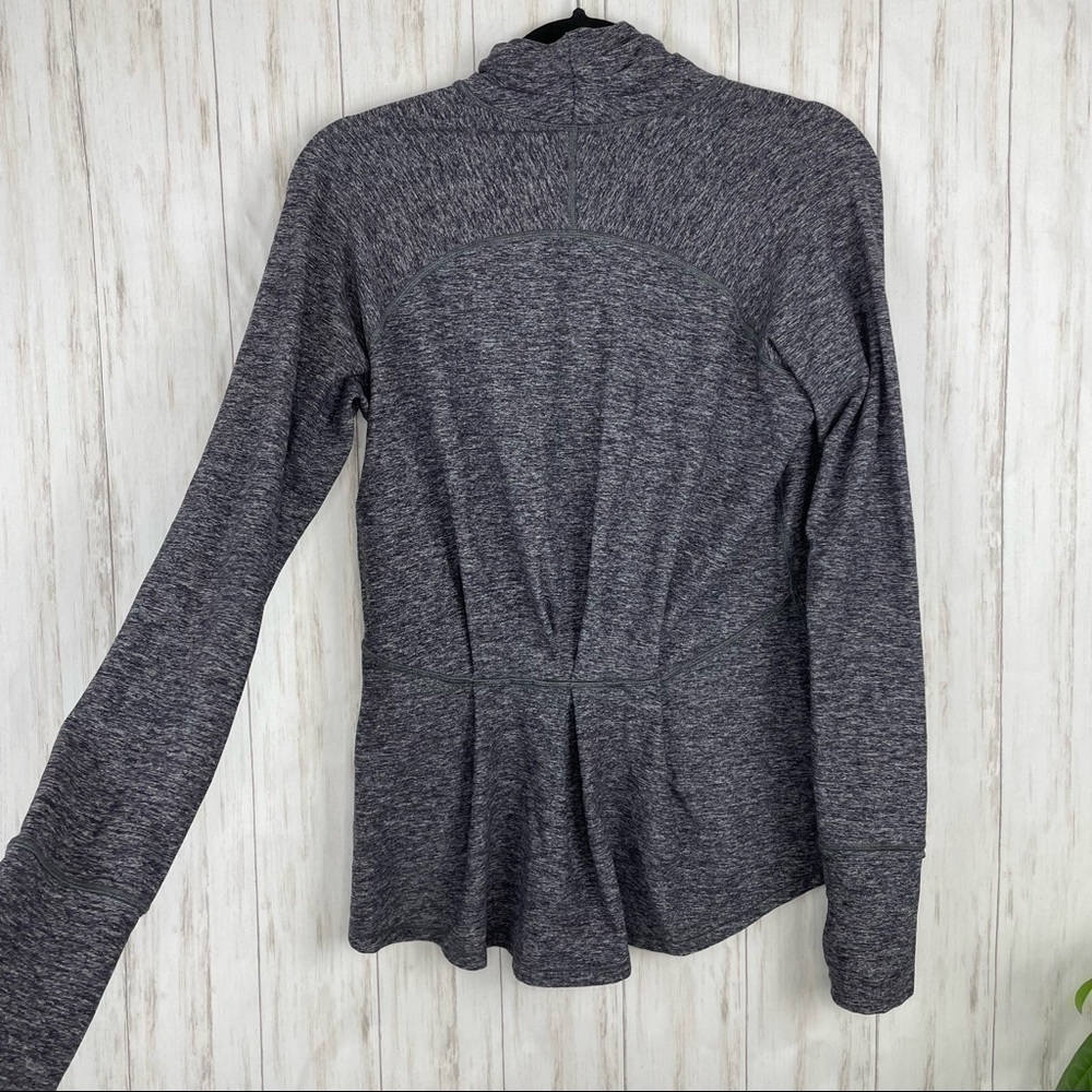 Lululemon gray pullover long sleeve ruched back top